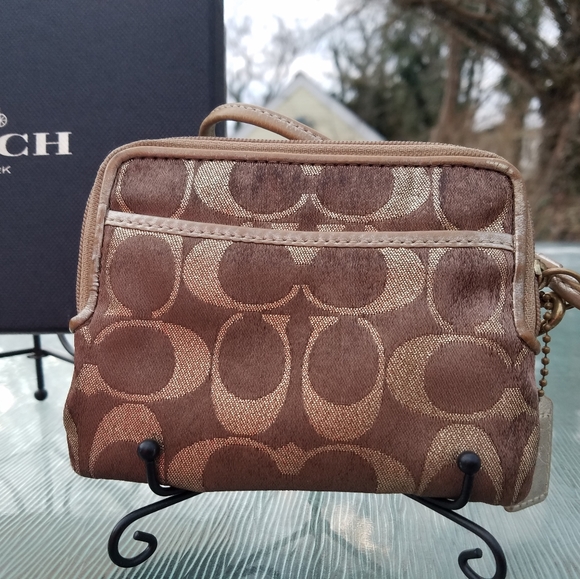 Coach Sig Wallet - Picture 5 of 11